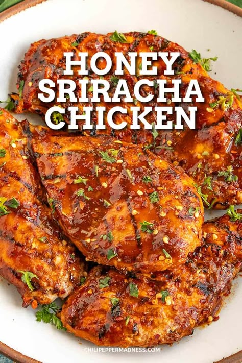 Honey Marinade For Chicken, Spicy Chicken Breast Recipes, Honey Siracha Chicken, Spicy Chicken Marinades, Chicken Breast Marinade Recipes, Bbq Chicken Marinade, Spicy Chicken Breast, Spicy Honey Chicken, Sweet Chilli Chicken