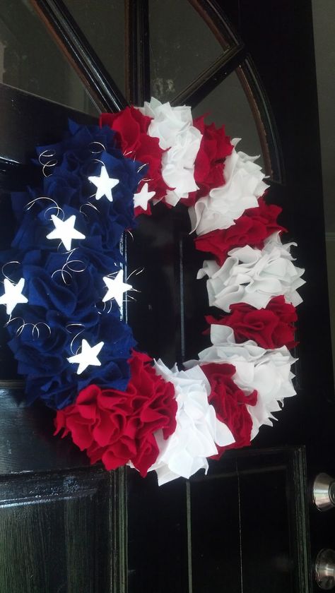 Capital B, American Flag Wreath, Cheer Camp, Flag Wreath, Memorial Day Wreaths, Hello July, 4th July Crafts, St Georges, July Ideas