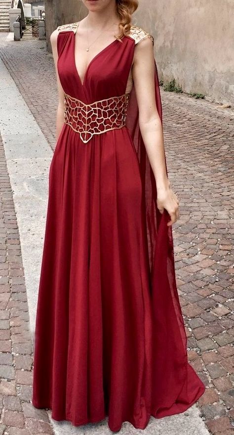 Laena Velaryon, Daemon Targaryen, Goddess Dress, Royal Outfits, Fantasy Gowns, Medieval Dress, Grad Dresses, Fantasy Dress, Glam Dresses