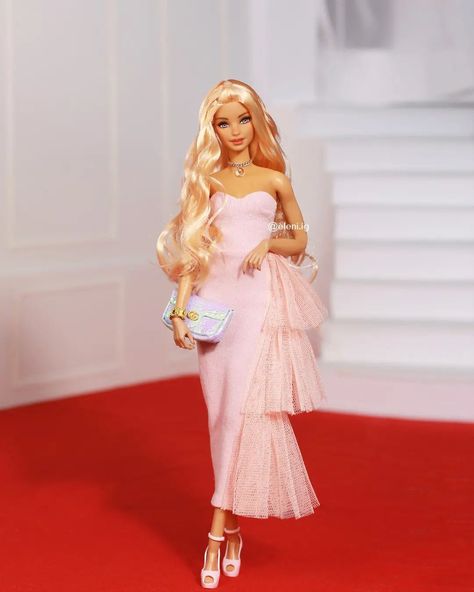 Fashionista Wallpaper, Fantasy Queen, Barbie Art, Barbie Funny, Barbie Vibes, Barbies Pics, Barbie Dress Fashion, Girls Support Girls, Barbie Model