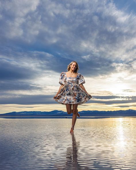 Struggling to choose a location for your photos? I highly recommend the salt flats here is why. 1. You can find a spot without people is the background every single time even if there are hundreds of people there. 2. You can have photos taken in the reflective water, or on the white salt flats. 3. It’s perfect for portraits, engagements, weddings, elopements, family or senior photos. So next time you want photos taken I highly recommend the Bonneville salt flats! • • • • • #utahcounty #utahc... Salt Flats Senior Pictures, Bonneville Salt Flats, Salt Flats, Travel Photographer, Senior Photos, Senior Pictures, The White, Salt, Weddings