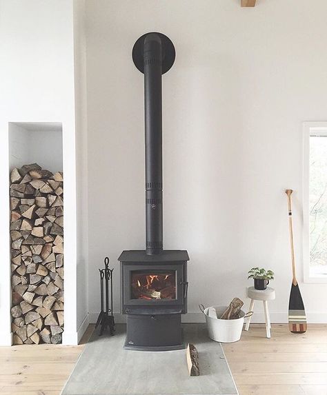 Free Standing Log Burner, Black And Cream Living Room, Wood Heaters, Wood Burner Fireplace, Log Burner Living Room, Sweet Home Style, Wood Heater, Black Living Room, Burner Stove