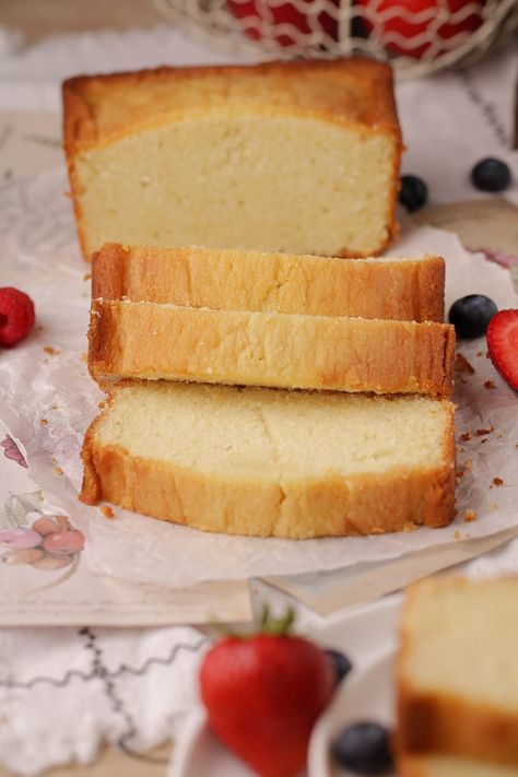 Easy Cream Cheese Pound Cake, Cheese Pound Cake Recipe, Cream Cheese Recipes Dessert, Best Pound Cake Recipe, Cream Cheese Pound Cake Recipe, Loaf Pan Cake, Pound Cake Recipes Easy, Butter Pound Cake, Cheese Pound Cake