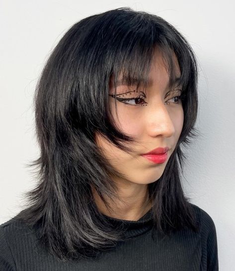 Wolf Cut with Face-Framing Layers Wolf Cut Hairstyle Women, Wolf Cut, Trendy Haircuts, Long Layered Hair, Short Hair With Bangs, Cut My Hair, Short Hair With Layers, Face Framing, Glam Rock