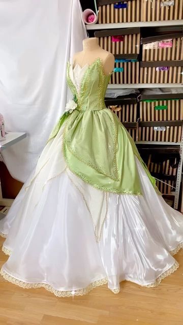 Princess Tiana Prom Dress Ball Gowns, Princess Tiana Gown, Princess Tiana Ball Gown, Princess The Frog Wedding, Princess Tiana Corset, Tiana Princess And The Frog Wedding Dress, Tiana Princess And The Frog Dress, Tiana Themed Quince Dress, Tiana Dress Prom