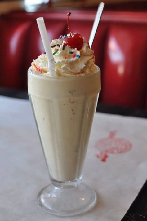 butter pecan milkshake at Little Anthonys Diner Nutella Milkshake, Milkshake Recipe Chocolate, Themed Restaurant, Diner Restaurant, Vanilla Milkshake, Chocolate Malt, Chocolate Milkshake, Milkshake Recipes, Ice Cream Treats