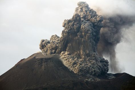 Hydroponic Greenhouse, Magma Chamber, Titanic Wreck, Pyroclastic Flow, Storm Pictures, Cave Diving, Plate Tectonics, Sea And Ocean, Chemical Free