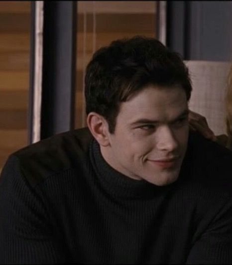 Emmett Twilight, Vampire Love Story, Emmett Cullen, Paul Lahote, Twilight Cast, Team Jacob, Just Good Friends, Twilight Photos, Twilight Book