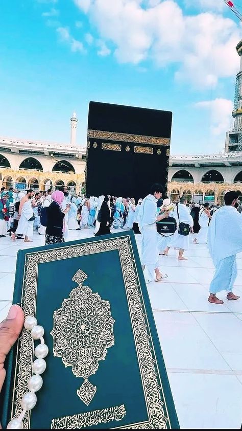 Quran Photography, Mecca Mosque, Mecca Images, Feel Good Pictures, Dubai Video, Jumma Mubarak Beautiful Images, Path To Enlightenment, Mecca Kaaba, Al Qur'an Photography