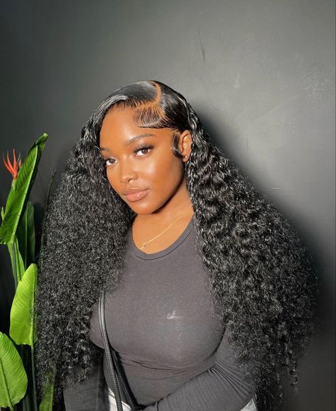 Curly Hair Side Part, Black Curly Wig, Luxury Hair Extensions, Frontal Wig Hairstyles, Protective Hairstyles Braids, Natural Curls Hairstyles, Curly Lace Front Wigs, Dope Hairstyles, Hair Ponytail Styles