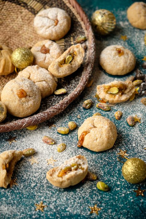 Egypt Dessert, Egypt Cookies, Ancient Egypt Food, Egyptian Cookies, Egyptian Sweet Bread, Egyptian Desserts, Vegetarian Protein, Pistachios Nuts, Cookie House