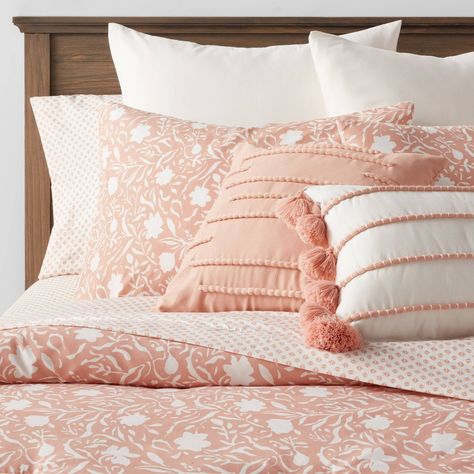 Coral pink bedroom