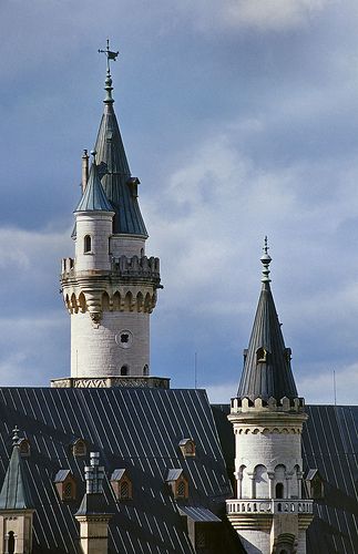 Bavarian Castle, Germany Castles, Modern Fairytale, Neuschwanstein Castle, Breathtaking Places, Cathedral Church, Fantasy Castle, Beautiful Castles, Bavaria Germany