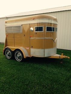 My vintage trailer obsession has now gone too far - checking out ... Converted Horse Trailer, Retro Trailers, Stock Trailer, Livestock Trailers, Mobile Coffee Shop, Dream Horse Barns, Horse Box, Horse Info, Custom Trailers