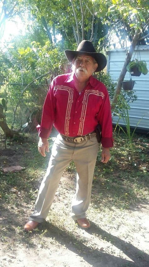 Mexican Ranchero Outfits For Men, Mexican Cowboy Outfit, Vaquero Outfit Mexican Men, Outfit Vaquero, Mexico Fashion, Mexican Men, Rodeo Outfits, Cowboy Outfits, Tattoo Styles