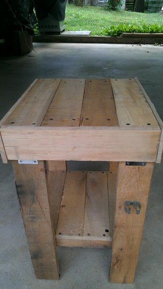 Pallet End Table/Secret Storage : 3 Steps - Instructables Pallet End Table, Palet Projects, Diy End Table, Pallet End Tables, Hidden Shelf, Diy End Tables, Secret Storage, Porch Furniture, Make A Table