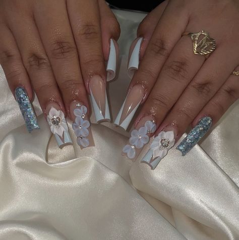 Blue Themed Nails, White Nails With Blue, Nails With Blue, Disneyland Nails, Quince Nails, Quinceanera Nails, Cinderella Blue, Vegas Nails, Themed Nails