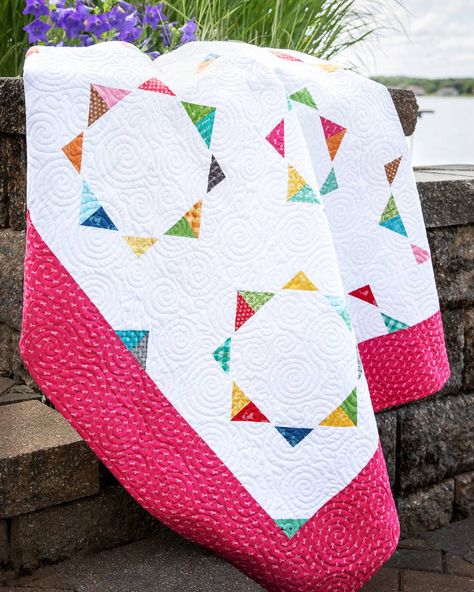 Project Happy: Mini Projects to Boost Your Mood | Pecking Order Quilt Missouri Star Quilt Tutorials, Squares Quilt, Table Quilt, Pecking Order, Charm Pack Quilt, Missouri Star Quilt Company, Table Quilts, Pinwheel Quilt, Quilt Tutorial