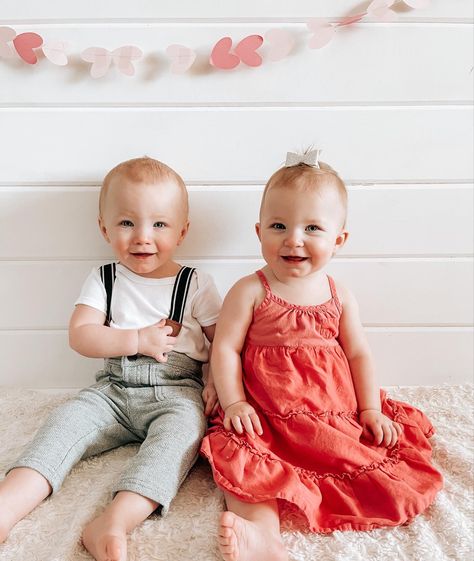 Fraternal Twins Boy And Girl, Valentines Day Photography, Twin Boy And Girl, Twins Boy And Girl, Blonde Twins, Twins Boy, Twin Baby Boys, Fraternal Twins, Valentine Picture