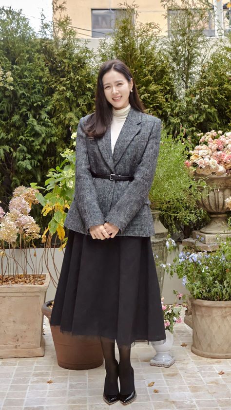 Long Skirt And Blazer Outfit, Korean Outfits Elegant, Son Ye Jin, Long Skirt Fashion, Mum Fashion, Sunday Dress, Fashion Top Outfits, Woman Suit Fashion, Fancy Blouses