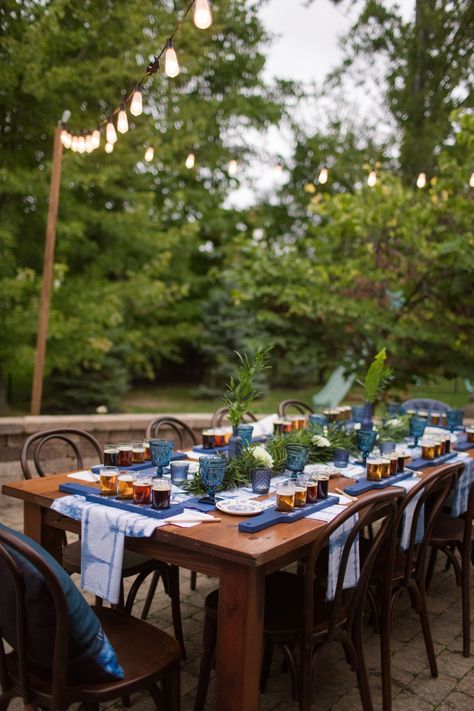 9 Ways to Be a Great Hostess, Even If It Doesn't Come Naturally Backyard Bbq Table, Beer Garden Party, Masculine Party, Dinner 2023, Beer Tasting Parties, Garden Night, Beer Dinner, October Fest, Backyard Bbq Party