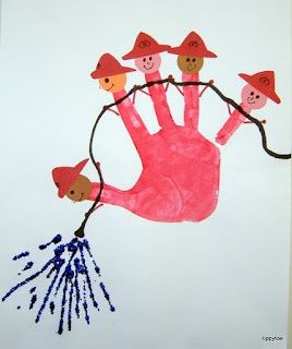 Five Little Firefighters (great craft for fire safety week at school).  Very cute poem to go with the pic too. craft-ideas Infant Activity, Fire Safety For Kids, Hand Print Art, Easy Winter Crafts, Kids Painting Crafts, Footprint Crafts, Footprint Art, Handprint Crafts, Handprint Art