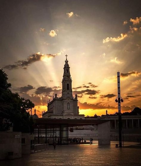 FATIMA Statue Of Liberty, Lamp Post, Portugal, Statue, Sun, Travel