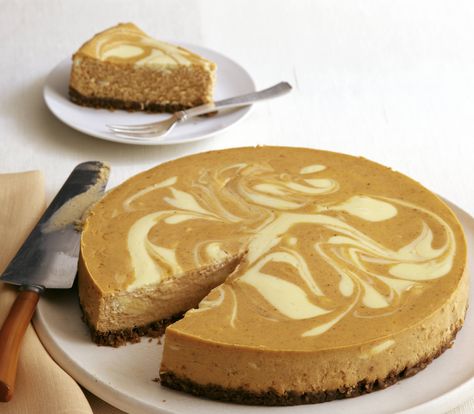 Celebrate the fall with a Double Layer Pumpkin Cheesecake. #recipe #dessert Ginger Crisp Cookies, Samhain Recipes, Pumpkin Swirl Cheesecake, Bourbon Recipes, Swirl Cheesecake, Brownie Desserts, Halloween Cocktails, Cheesecake Recipe, Baked Pumpkin