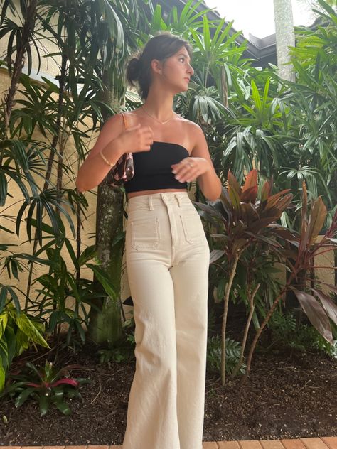 Tube Top Wide Leg Pants, Fitted Tube Top For Vacation, Fitted Overbust Tube Top For Summer, Versatile Spring Tube Top, Vacation Tube Top With Built-in Bra, Vacation Tops, Tube Top, Parisian Style, Put On