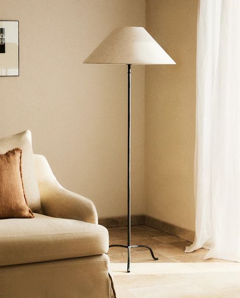 FLOOR LAMP WITH TRIPOD BASE - See all - LIVING ROOM - LAMPS & LIGHTING | Zara Home United States of America Wrought Iron Floor Lamps, Boho Lounge, Look Zara, Iron Floor Lamp, Metal Floor Lamp, Lamps Bedroom, Floor Lamp Bedroom, Floor Lamps Living Room, Lounge Design