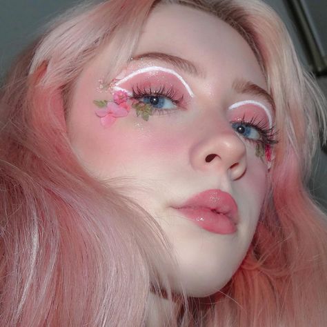 Makeup inspo, fairy makeup, grunge makeup, pink makeup, y2k makeup, makeup looks, egirl aesthetic, flower makeup, graphic eyeliner Flower Nose Makeup, Floral Makeup Aesthetic, Pink Aesthetic Makeup Looks, Pink Flower Makeup Looks, Flower Elf Makeup, Cherry Blossom Makeup Look, Rose Makeup Look Flower, Rose Makeup Flower, Pink Emo Makeup