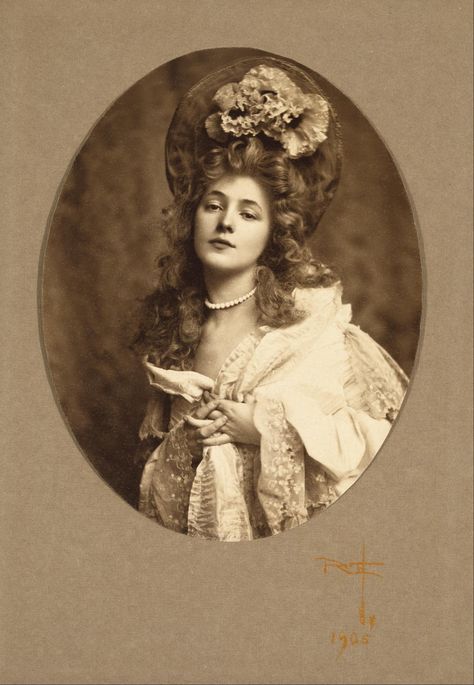 Evelyn Nesbit, Old Portraits, Gibson Girl, Victorian Women, Foto Art, Old Fashion, Vintage Portraits, Vintage Pictures, Vintage Photographs