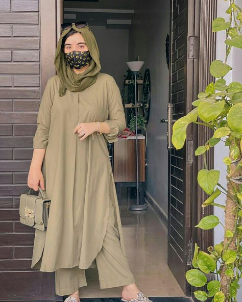 Style Outfits Summer, Summer Vibes Aesthetic, Aesthetic Summer Outfits, Designer Aesthetic, Muslim Outfits Casual, Stylish Short Dresses, Casual Indian Fashion, Pakistani Fashion Party Wear, Modest Dresses Casual