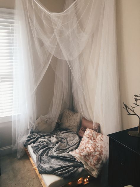 Cozy Reading Corner Boho Canopy Fairy Bed White and Cream Pillows Bedroom chair Pallet furniture Bedroom Cozy Corner, Pillow Corner, Bedroom Nook, Cleansing Spray, Meditation Corner, Cozy Reading Corners, Bedroom Cozy, Aura Cleansing, Bedroom Corner