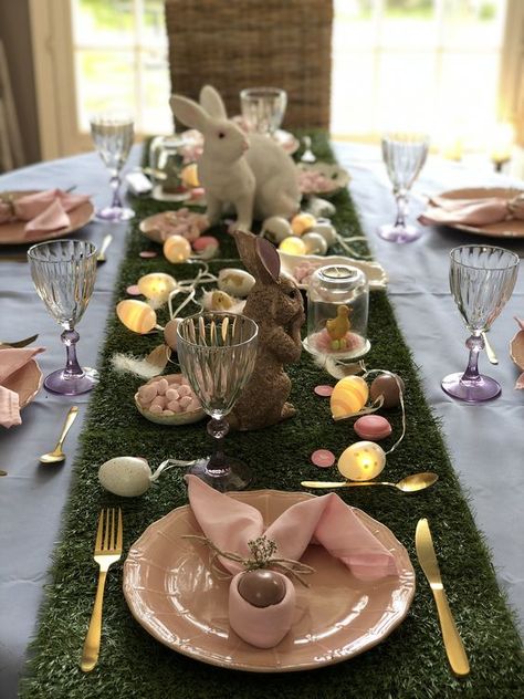 Easter Lunch Table, Tablescapes Spring, Easter Lunch, Dining Room Table Centerpieces, Easter Event, Easter Table Settings, Easter Tablescapes, Easy Easter Crafts, Spring Tablescapes