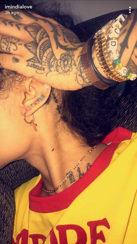 India Love Tattoos, Black People Tattoos, Hairline Tattoos, Tattoo Sleeve Filler, Love Tattoo, India Love, Geniale Tattoos, Stylist Tattoos, Funny Tattoos