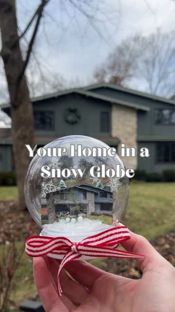 Kids Christmas Gifts Diy, Dollar Store Snow Globe, Diy Christmas Snow Globes With Picture, Dollar Tree Christmas Snow Globe, Custom Made Snow Globe, Diy Snow Globe With Picture Inside, Picture Snow Globe, Snow Globe Crafts, Fun Holiday Crafts