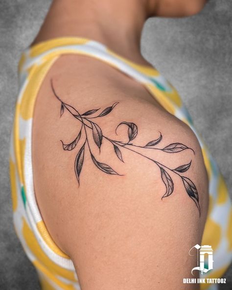 Fine line leaf tattoo design Fine Line Leaf Tattoo, Leaf Tattoo Design, Tattoos 2024, Leaf Tattoo, Fine Line Tattoo, Line Tattoo, Women's Tattoo, Female Tattoo, Feminine Tattoos