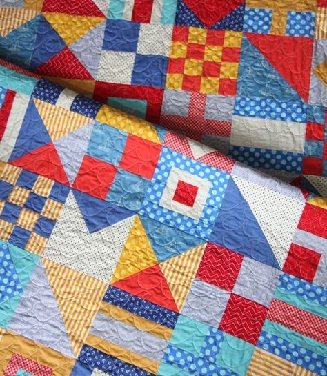 Nautical Sewing Projects, Fish Quilts, Fast Quilts, Beach Themed Quilts, Beach Quilts, Quilting Hacks, Nautical Baby Quilt, Coastal Quilts, Nautical Quilt