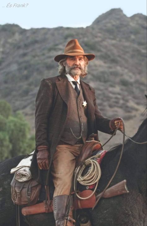 Kurt Russell Tombstone, Horror Western, Bandits Costume, Bone Tomahawk, Big Muscle Men, Old West Photos, Classic Hollywood Movie Stars, Western Hero, Western Photography