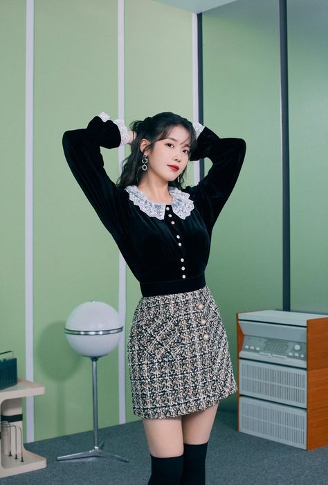 Iu Queen, Iu Soloist, Iu Dress, Look Rose, Iu Fashion, Korean Fashion Dress, Looks Chic, Kpop Outfits