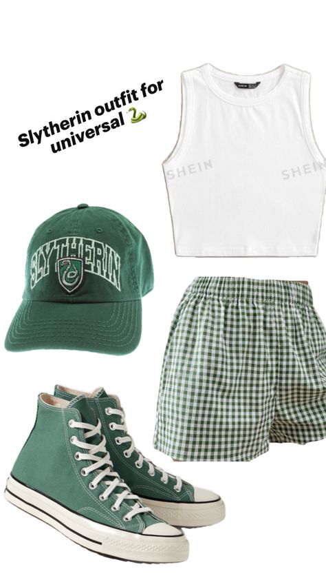 Comfy slytherin outfit inspired by Harry Potter for universal studios Harry Potter Theme Park, Hufflepuff Outfit, Slytherin Outfit, Universal Studios Outfit, Universal Studios Halloween, Disney Honeymoon, Theme Park Outfits, Disney Florida, Disney Themed Outfits