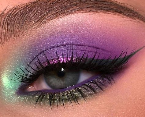 Purple And Green Eyeshadow, Green And Purple Eyeshadow, Purple Wedding Makeup, Make Up Yeux, Purple Eyeshadow Looks, Green Eyeshadow Look, Purple Makeup Looks, Windows To The Soul, Purple Eye Makeup