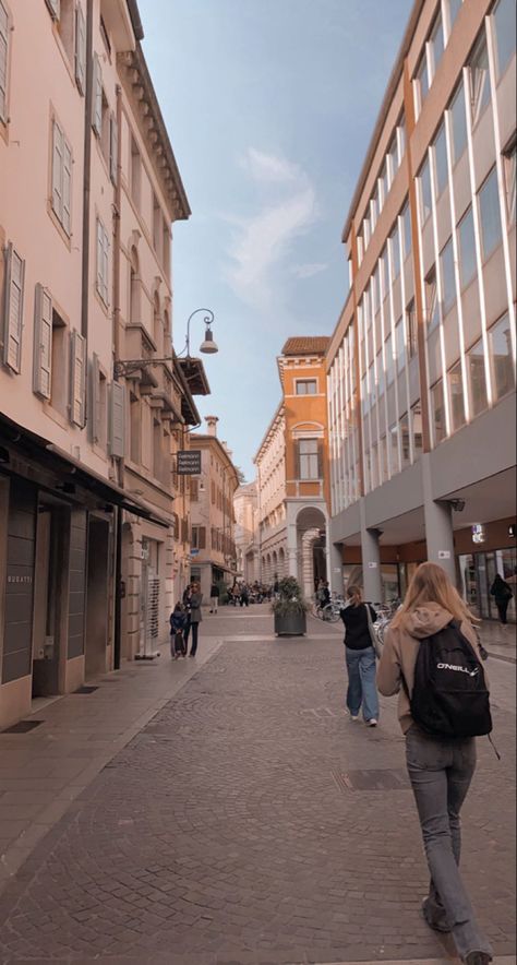 French Exchange Student, Italy Student Aesthetic, Exchange Student Aesthetic Italy, Udine Italy, French Trip, Student Exchange, Aesthetic Italy, Summer Study, Life Vision