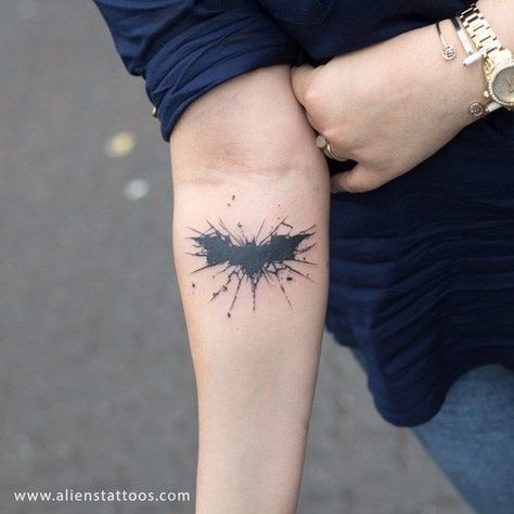 Batman Logo Tattoo, Batman Symbol Tattoos, Knight Tattoo, Batman Tattoo, Marvel Tattoos, Joker Tattoo, Alien Tattoo, Small Girl Tattoos, Cute Small Tattoos