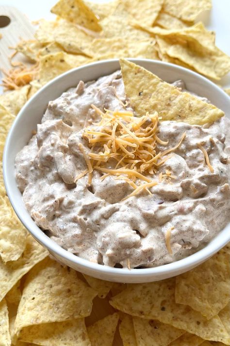 This creamy 4 ingredient boat dip recipe is a quick and easy snack for summer boat trips, pool days, and camping trips! Easy Boat Snack Ideas, Beach Dip Recipes, Easy Boat Snacks, Boat Dip Recipe, Boat Dip, Easy Dips To Make, Creamy Crab Dip, Easy Boat, Creamy Crab