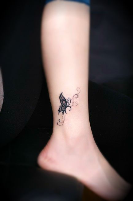 Butterfly Ankle Tattoos, Tattoo Ankle, Latest Tattoo Design, Ankle Tattoo Designs, Ankle Tattoos For Women, Small Butterfly Tattoo, Butterfly Tattoos For Women, Inspiration Tattoos, Latest Tattoos