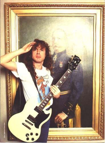 Angus Young Dc Pics, Acdc Angus Young, Ac Dc Rock, Malcolm Young, Acdc Angus, Rock And Roll History, Black Label Society, Bon Scott, Angus Young