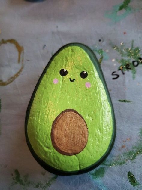 Avocado Painting, Diy Rock Art, Art Pierre, Stone Art Painting, Painted Rocks Kids, Painted Rocks Craft, Painted Rocks Diy, Rock Painting Ideas Easy, Rock Painting Patterns