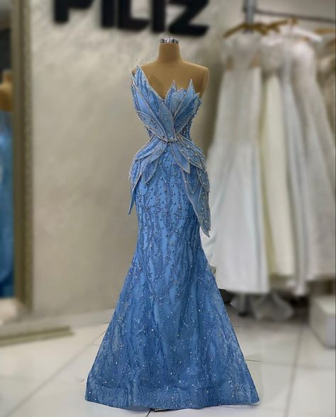 Dresses Without Sleeves, Matric Farewell Dresses, Nigerian Traditional Dresses, Nigerian Dress Styles, Farewell Dresses, Matric Dance Dresses, Mermaid Gown Prom, Beaded Formal Dress, Lace Dress Design